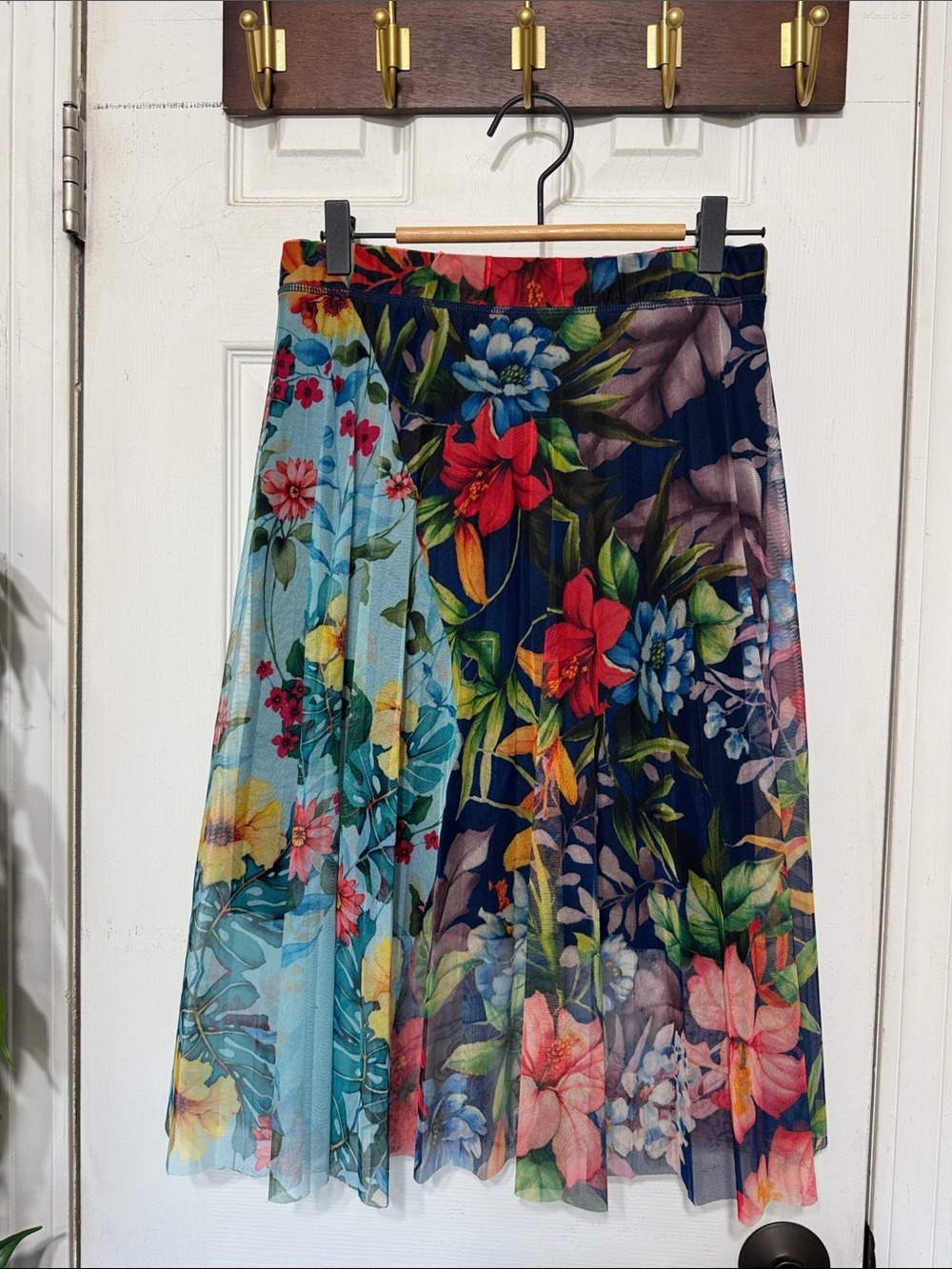 Desigual Pleated Sheer Floral Midi Skirt in Navy Red W 13.5” Liner 17” L 25